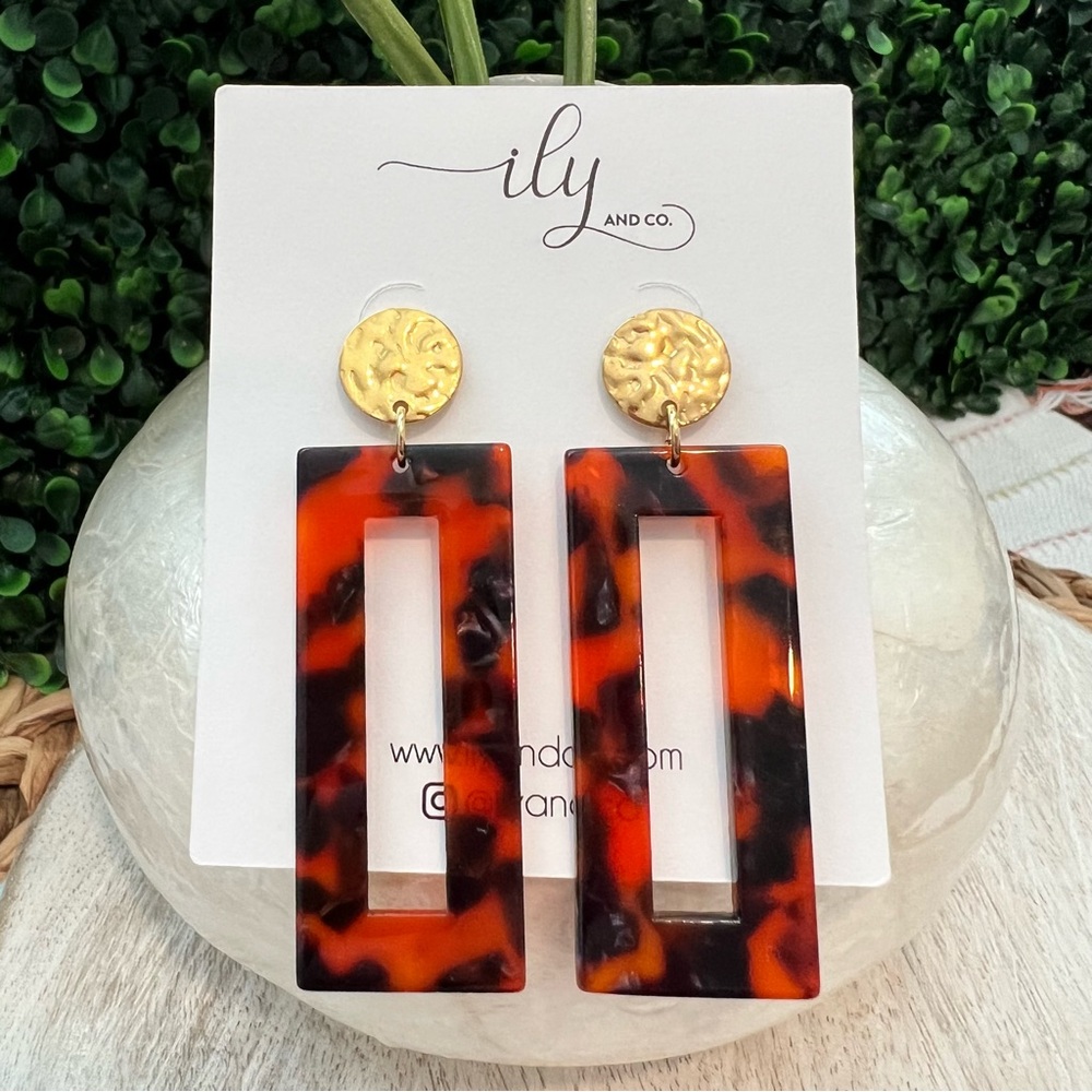 New Tortoise Shell Acrylic and Gold Hammered Dangle Earrings | Lightweight